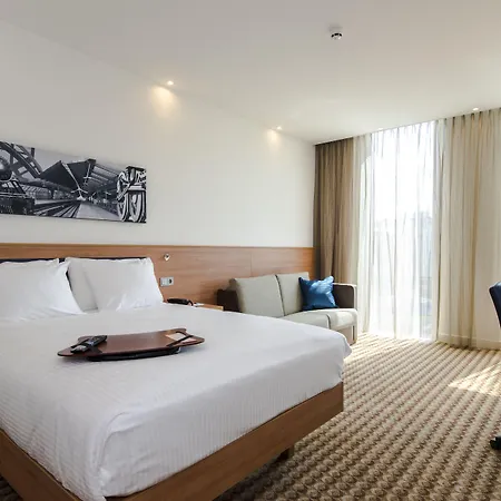 Hampton By Hilton Arena Boulevard Hotel