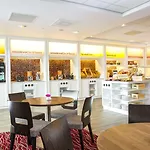 Hampton By Hilton Arena Boulevard Hotel 3*
