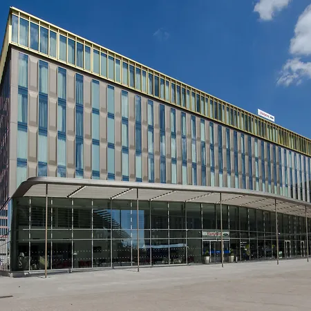 Hotel Hampton By Hilton Arena Boulevard 3*