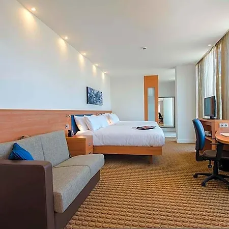 Hampton By Hilton Arena Boulevard Hotel
