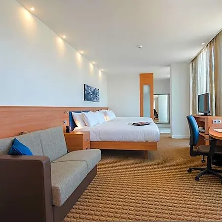 Hampton By Hilton Arena Boulevard Hotel