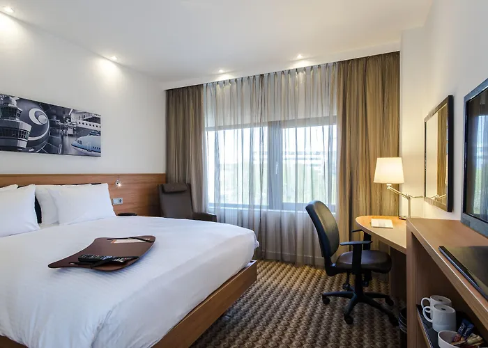 Hotel Hampton By Hilton Arena Boulevard 3*