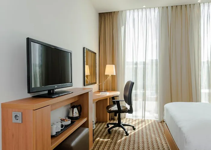 Hampton By Hilton Arena Boulevard 3*