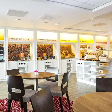 Hampton By Hilton Arena Boulevard מלון 3*