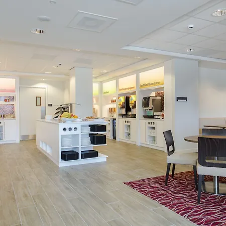 Hampton By Hilton Arena Boulevard فندق