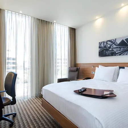 מלון Hampton By Hilton Arena Boulevard
