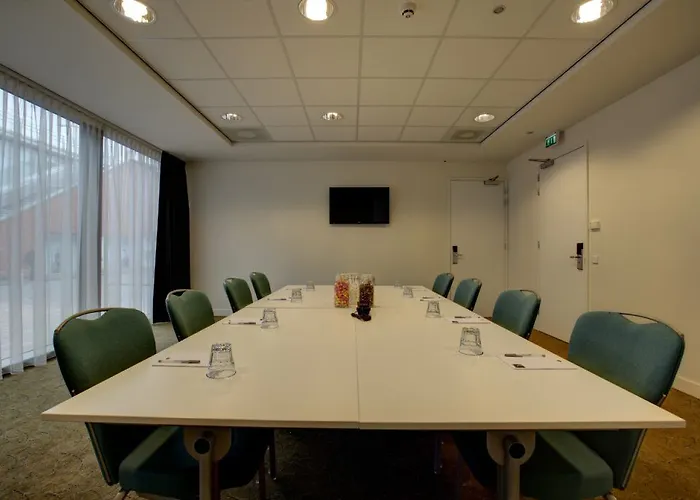 Hampton By Hilton Arena Boulevard 3*