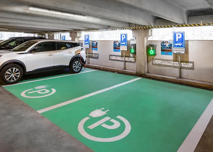 Hampton By Hilton Arena Boulevard 3*